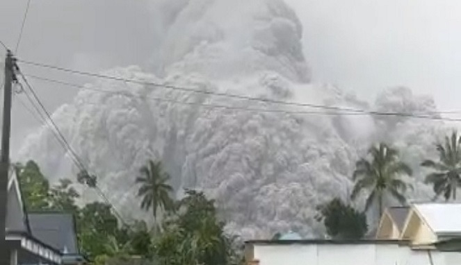 VIDEO Amatir Awan Panas Gunung Semeru