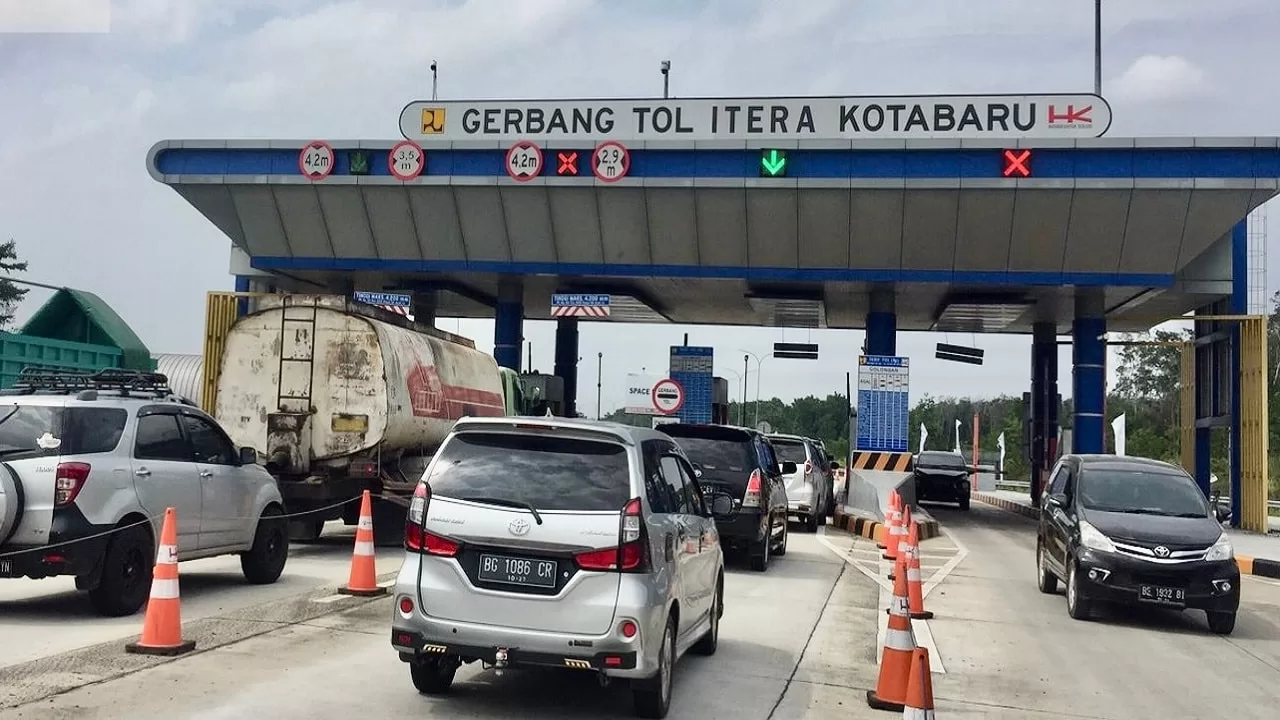 2 Juta Kendaraan Tercatat Lintasi Jalan Tol Trans Sumatera